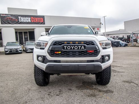 Used 2018 Toyota Tacoma SR5 image 4