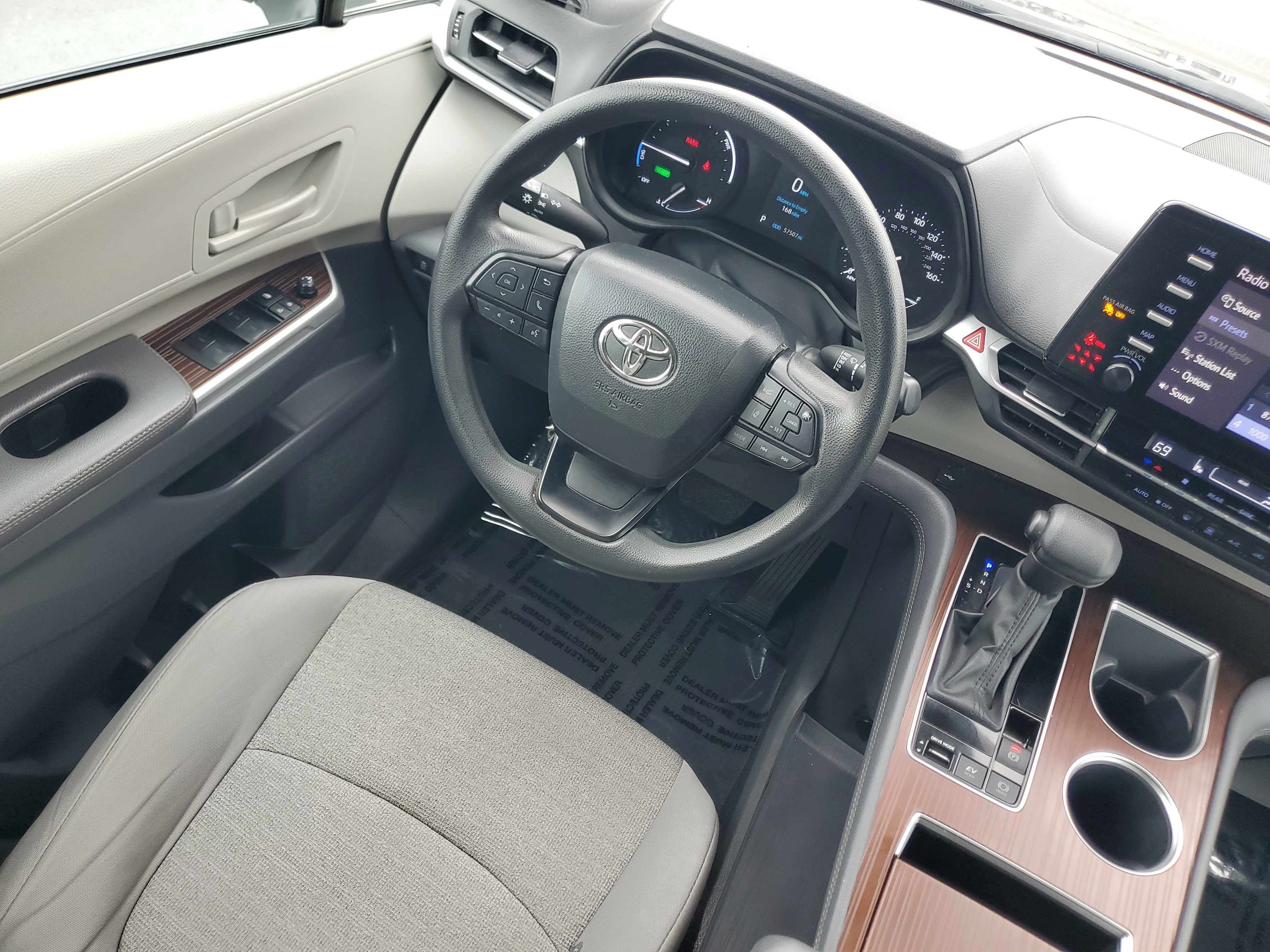 Certified 2024 Toyota Sienna LE FWD image 16