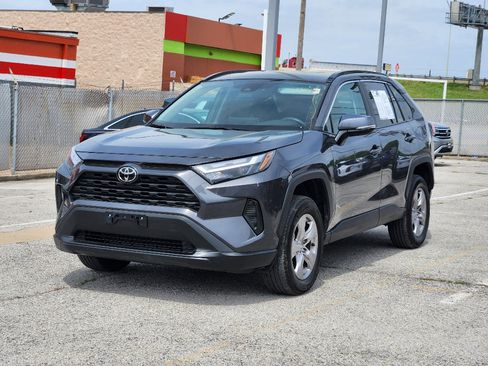 Used 2025 Toyota RAV4 XLE image 3