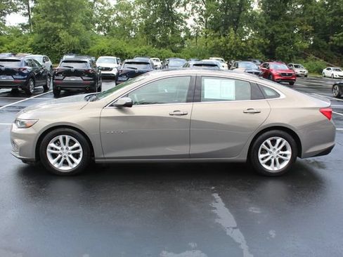 Used 2017 Chevrolet Malibu Hybrid w/ Leather Package FWD image 7