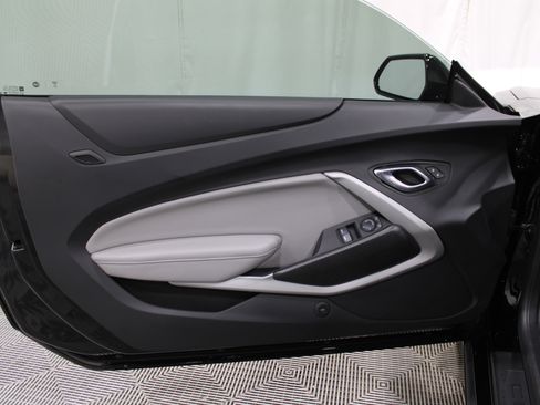 Used 2020 Chevrolet Camaro LT w/ RS Package image 6