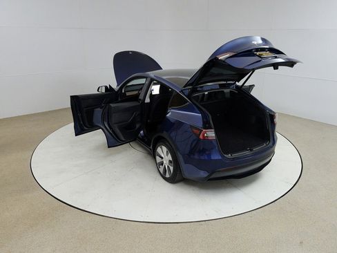 Used 2021 Tesla Model Y Long Range image 23