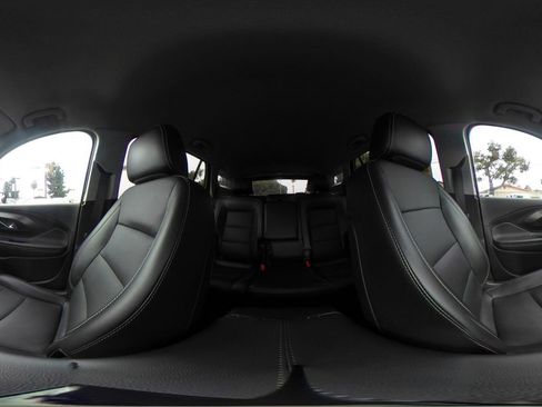 Used 2024 GMC Terrain SLT image 38