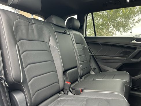Used 2022 Volkswagen Tiguan SEL R-Line image 16