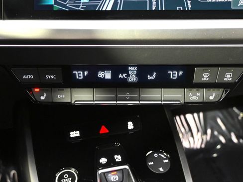 Used 2022 Audi Q4 e-tron Prestige image 31