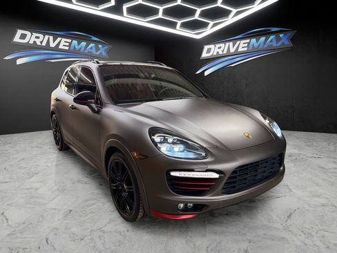 Used 2014 Porsche Cayenne GTS AWD/4WD image 3