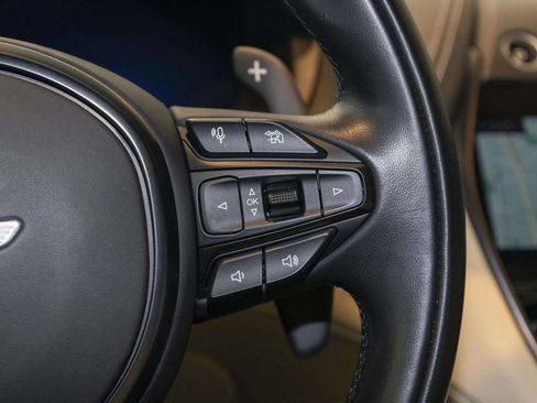 Used 2024 Aston Martin DBX AWD/4WD image 32