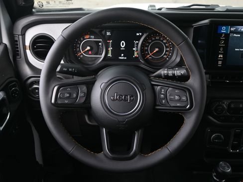 Used 2024 Jeep Wrangler Unlimited Sport AWD/4WD image 16