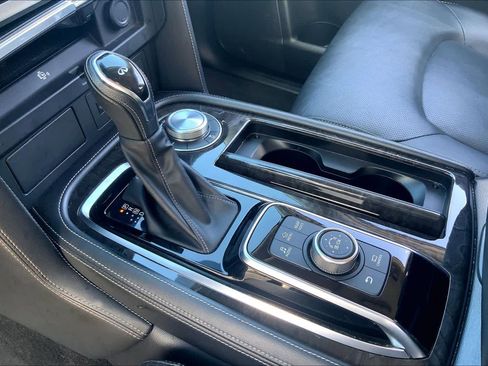 Used 2024 INFINITI QX80 Luxe image 17