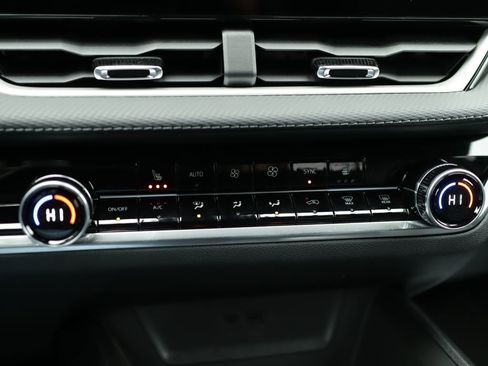 New 2026 Chevrolet Equinox LT w/ Convenience Package II image 18