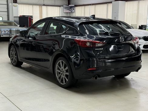 Used 2018 MAZDA MAZDA3 Touring FWD image 4