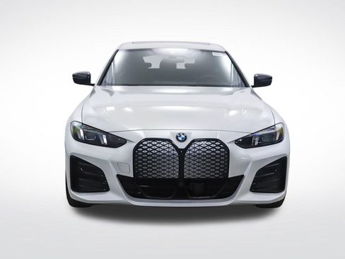 Used 2026 BMW i4 xDrive40i w/ M Sport Package AWD/4WD image 8