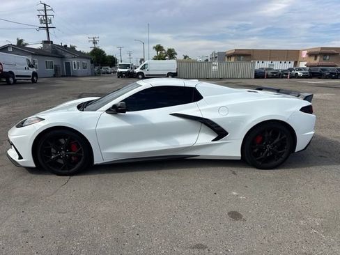 Used 2021 Chevrolet Corvette Stingray Convertible w/ Z51 Performance Package RWD image 8