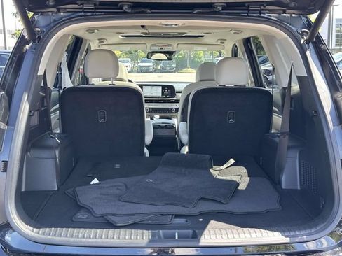 Used 2023 Kia Telluride EX w/ EX Captain's Chair Package AWD/4WD image 12