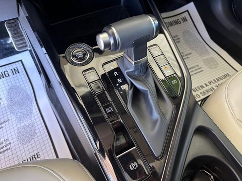 Used 2025 Kia Niro EX Touring image 14