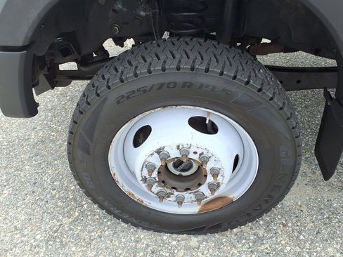 Used 2022 Ford F550 4x4 Regular Cab Super Duty image 9