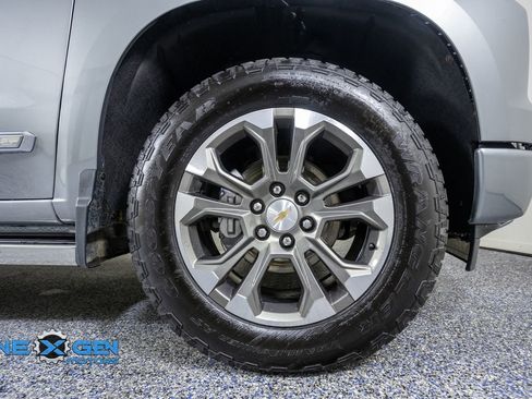 Used 2025 Chevrolet Silverado 1500 High Country w/ Technology Package AWD/4WD image 48