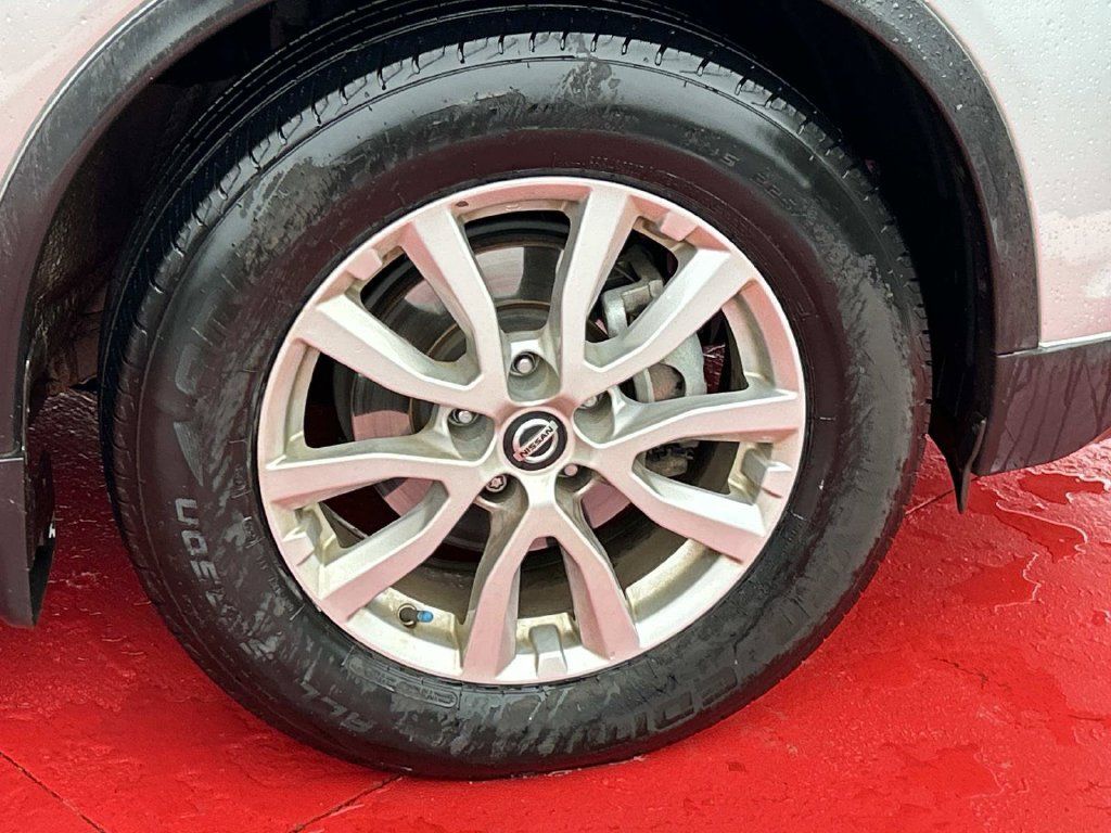 Used 2019 Nissan Rogue SV FWD image 10