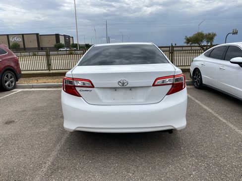 Used 2012 Toyota Camry LE FWD image 3