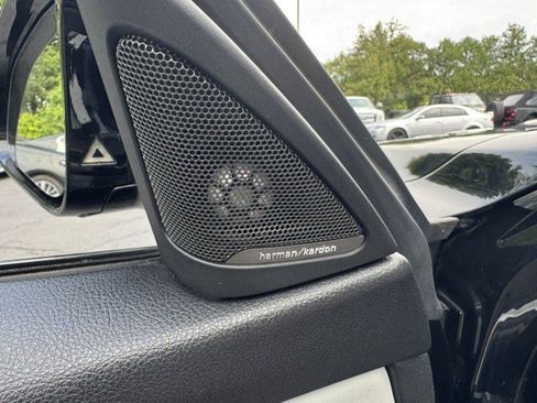 Used 2018 BMW M4 Convertible RWD image 18