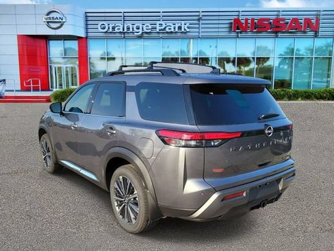 New 2026 Nissan Pathfinder Platinum FWD image 3