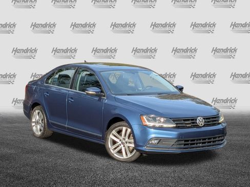 Used 2017 Volkswagen Jetta SEL image 2
