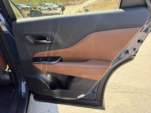 Used 2025 Toyota Crown Signia image 16