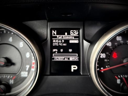 Used 2011 Jeep Grand Cherokee Limited w/ Trailer Tow Group AWD/4WD image 21