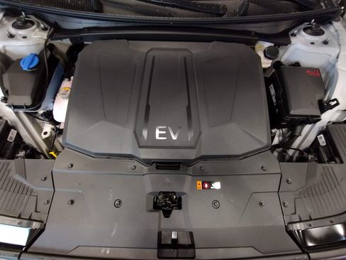 New 2026 Hyundai Ioniq 5 SEL image 7