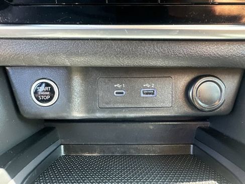 Used 2023 Nissan Rogue S AWD/4WD image 35