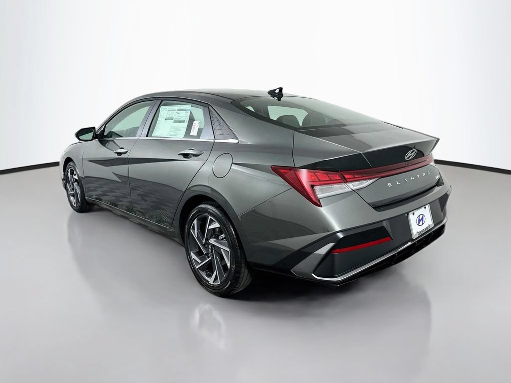 New 2026 Hyundai Elantra Limited FWD image 7