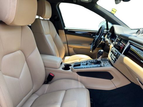 Used 2020 Porsche Macan AWD/4WD image 15