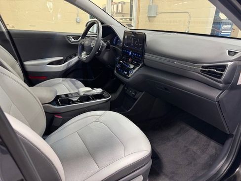 Used 2021 Hyundai Ioniq Limited image 6