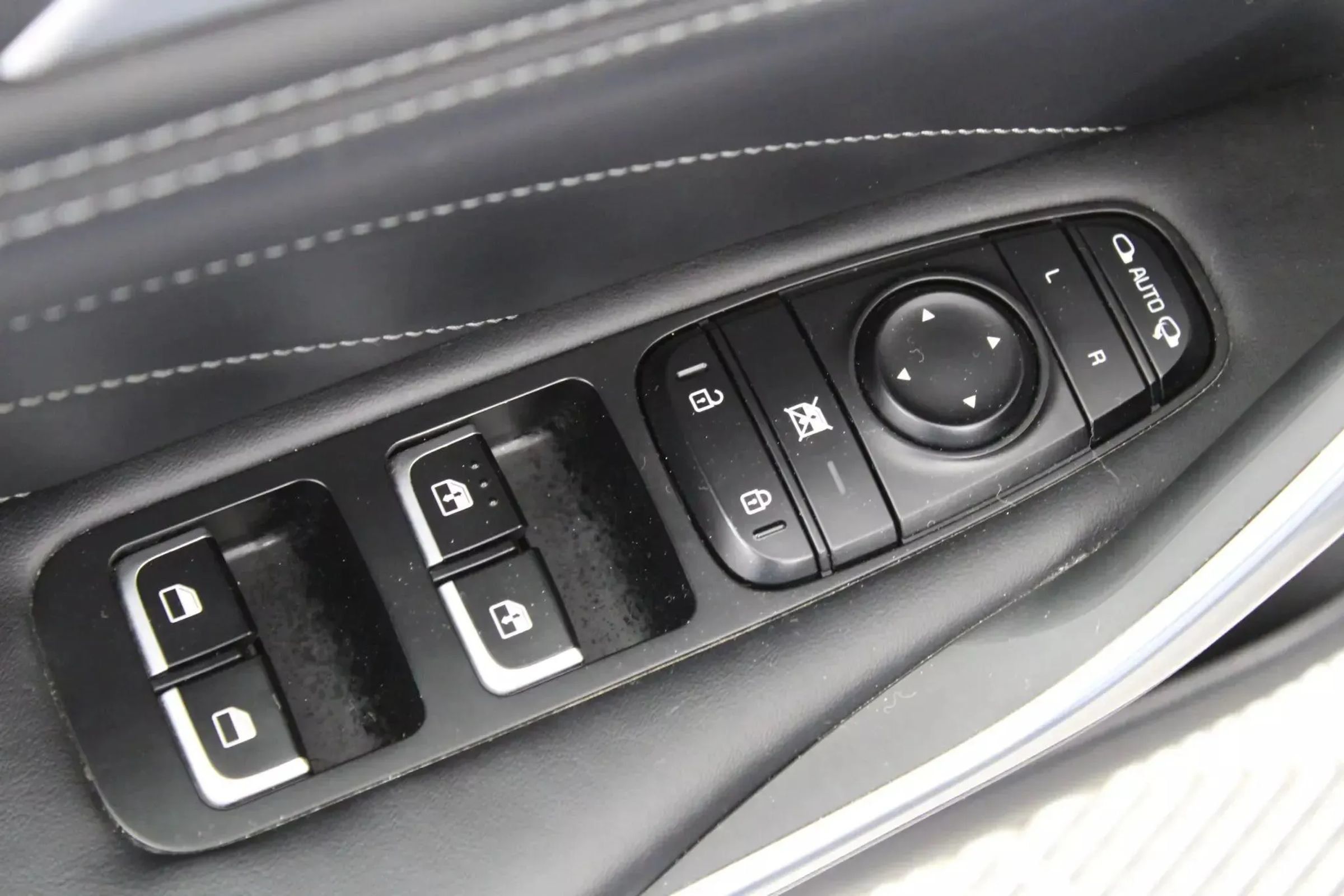 Used 2022 Kia Stinger GT2 AWD/4WD image 49