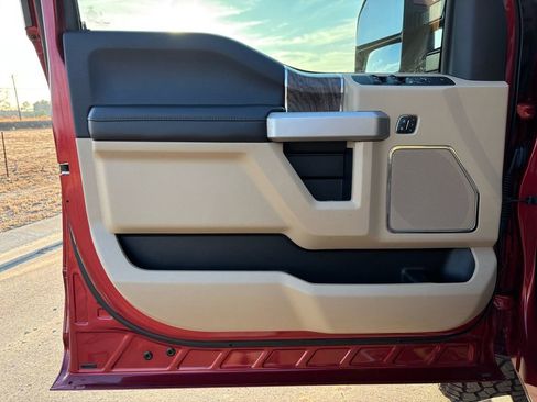 Used 2019 Ford F250 Lariat w/ Lariat Ultimate Package image 18