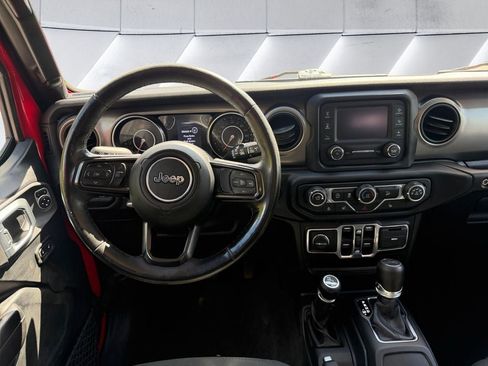 Used 2019 Jeep Wrangler Unlimited Sport S AWD/4WD image 11