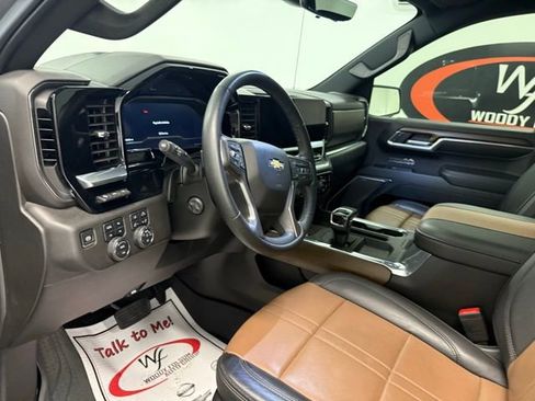 Used 2024 Chevrolet Silverado 1500 High Country w/ Technology Package image 12