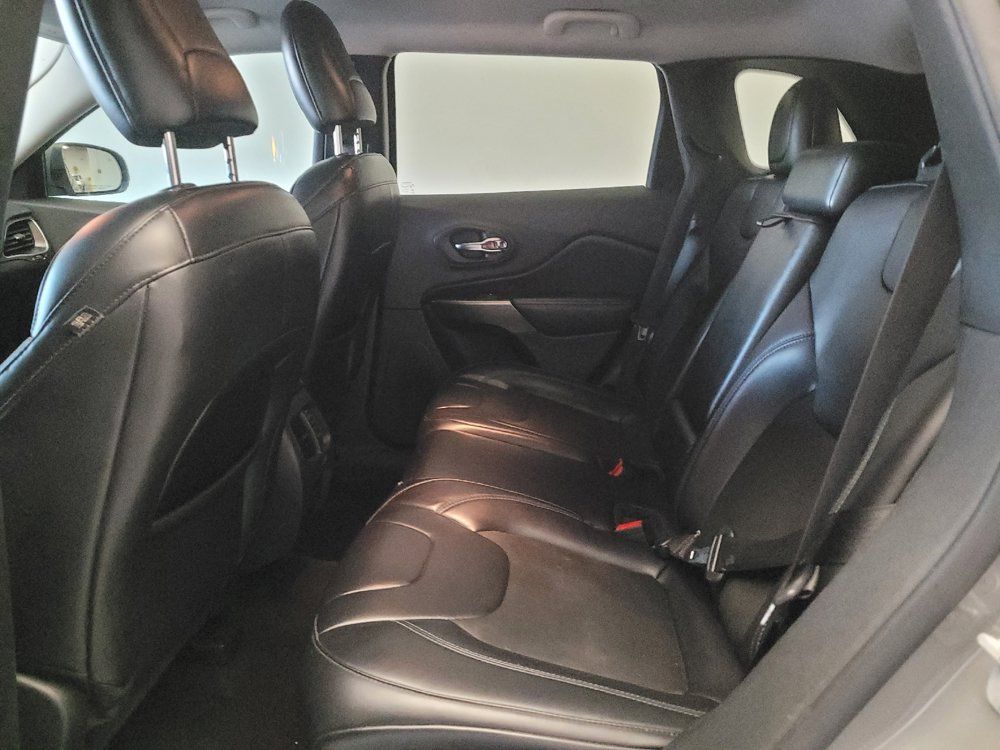 Used 2020 Jeep Cherokee Latitude Plus FWD image 18