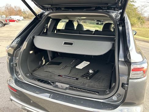 New 2026 Mitsubishi Outlander SE FWD image 11