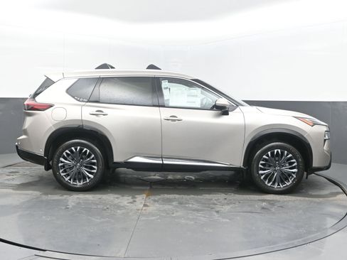 New 2026 Nissan Rogue Platinum image 8