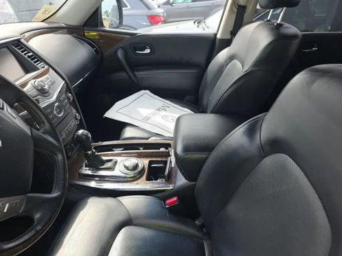 Used 2017 INFINITI QX80 4WD image 3
