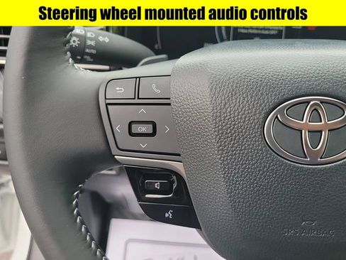 Used 2026 Toyota Camry SE FWD image 11