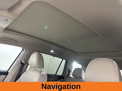 Used 2024 Volkswagen Atlas SEL Premium R-Line image 10