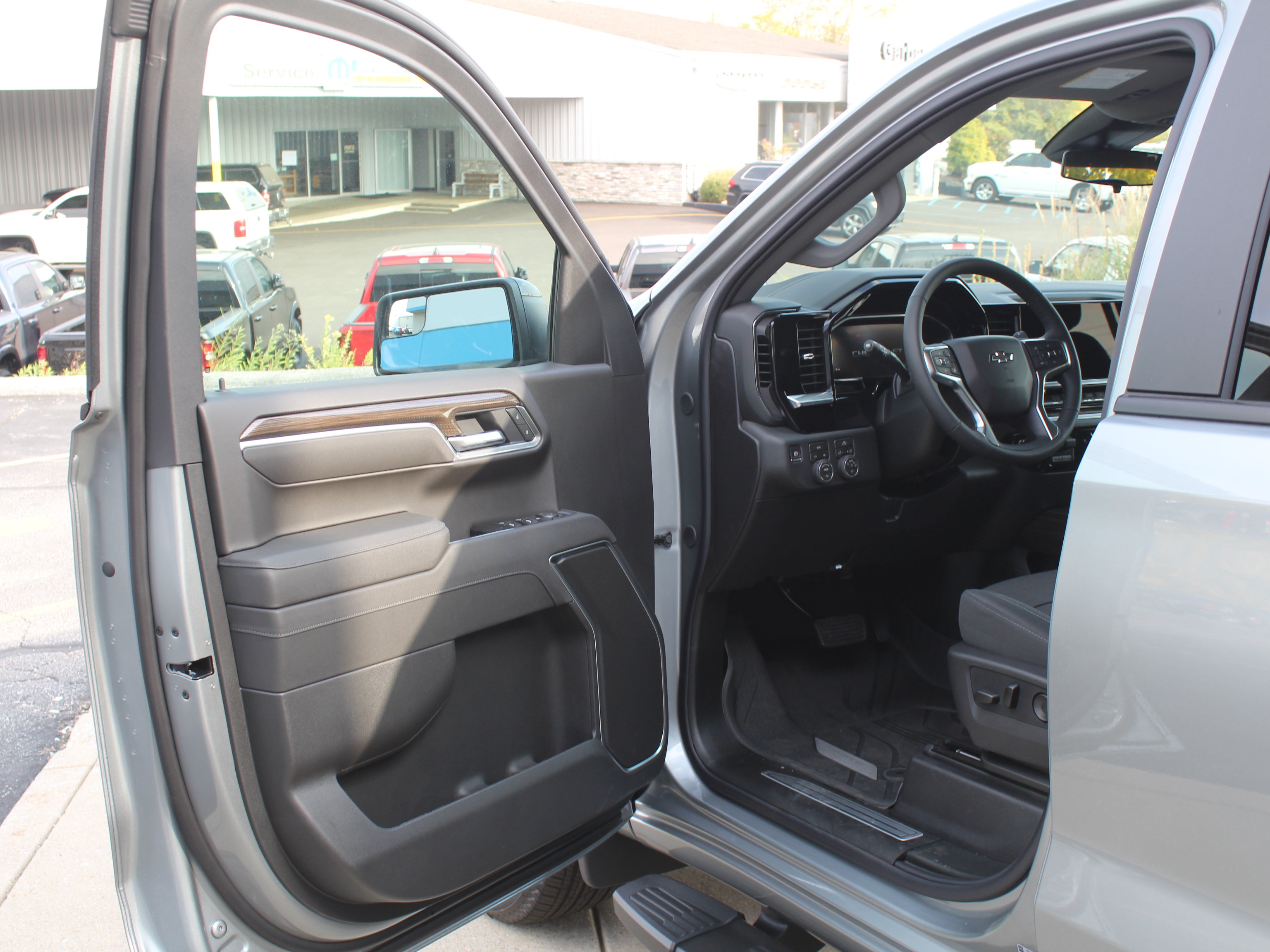 New 2026 Chevrolet Silverado 1500 RST w/ LPO, Dark Essentials Package AWD/4WD image 10
