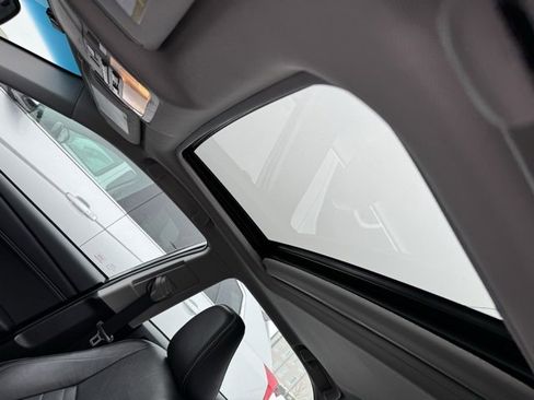 Certified 2017 Toyota Camry XLE image 7