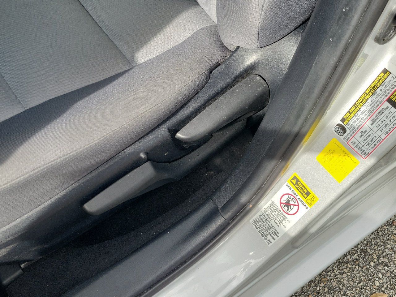 Used 2015 Toyota Corolla L FWD image 16