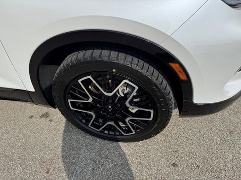 Certified 2023 Chevrolet Blazer RS w/ Driver Confidence II Package image 10