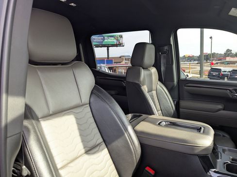 Used 2022 Chevrolet Silverado 1500 ZR2 image 25