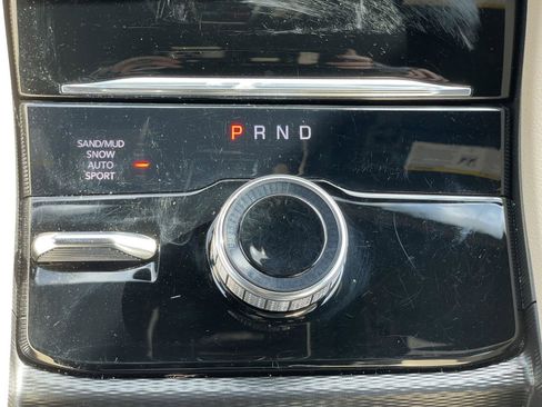 Certified 2024 Jeep Grand Cherokee Limited w/ Luxury Tech Group II image 26