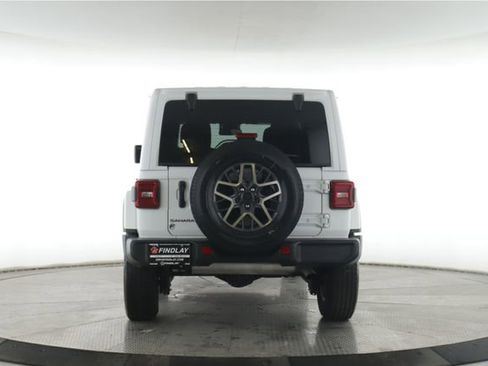 Used 2025 Jeep Wrangler Unlimited Sahara AWD/4WD image 11